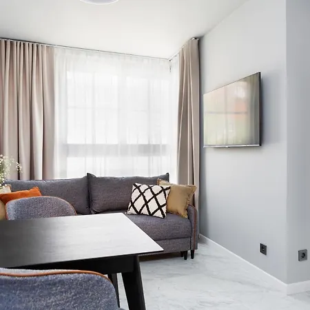 H11 Aparthotel