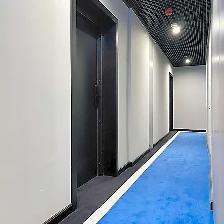 H11 Aparthotel 4*