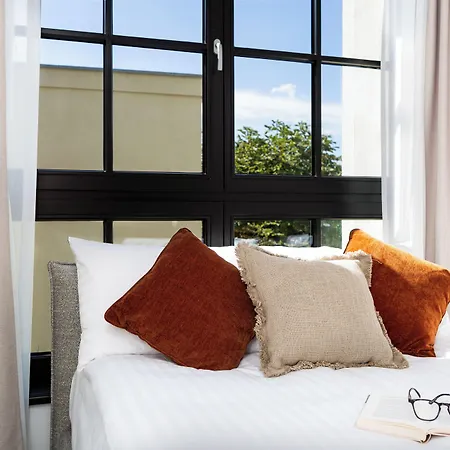 Aparthotel H11 4*
